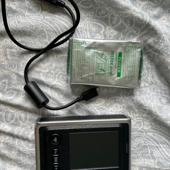 Instax Mini Evo Camera - Fujifilm - Picture 2 of 6